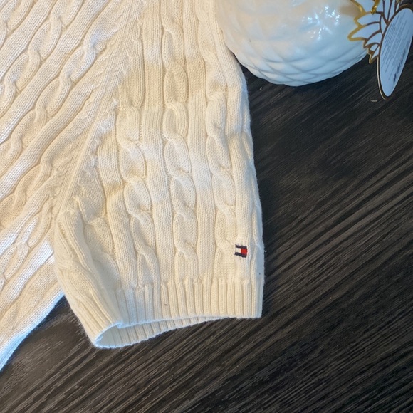 🍍TOMMY HILFIGER SHIRT SLEEVE SWEATER🍍size small🍍L1 - Picture 2 of 3
